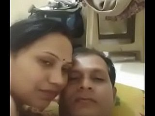 Desi indiano coppia romanzesco moglie dona un bel pompino