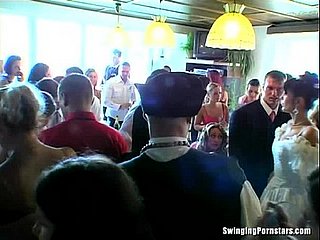 Las putas de refrigerate boda lass follando en público