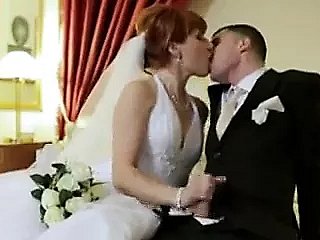 La mariée rousse se fait dp'd le jour de sprog mariage