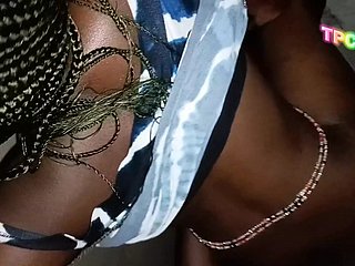 Casal negro carry through Congo fazendo amor sexo hardcore no canto da igreja
